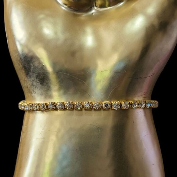 PARIS!‎ 2/$30 Tennis Bracelet Crystal and Goldtone Stretch  8" - Picture 9 of 10
